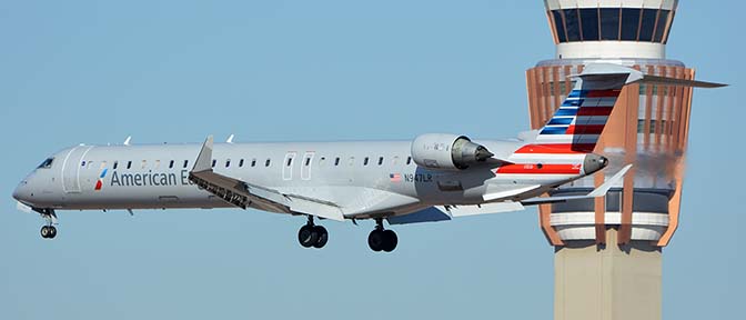 American Eagle Canadair CL-600-2D24 N947LR, Phoenix Sky Harbor, January 24, 2016